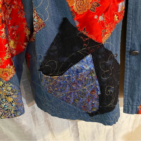 Chico’s Design SZ 3,(XL) embroidered/embellished denim jacket, GUC great piece - Picture 5 of 11